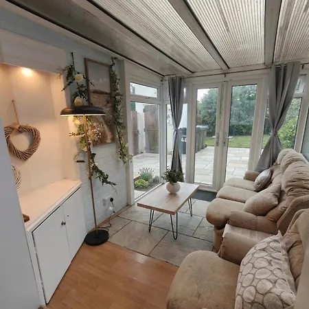 Pannell Avenue Spacious With Private Parking Middlesbrough