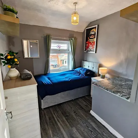 Tatil Evi Pannell Avenue Spacious With Private Parking Middlesbrough