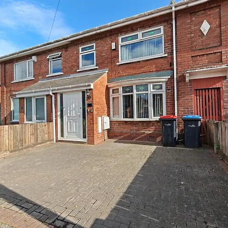 Pannell Avenue Spacious With Private Parking Middlesbrough